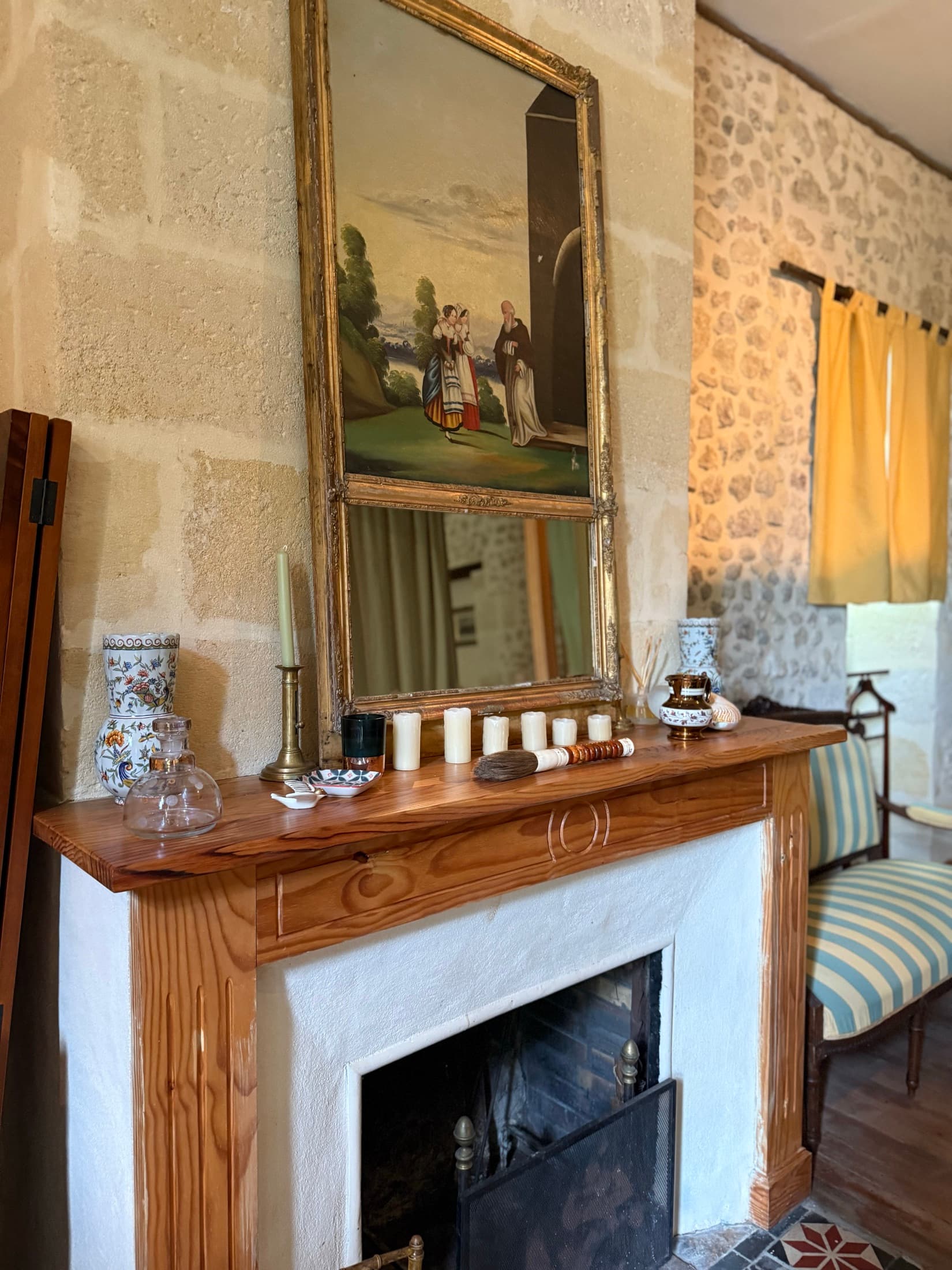 Détail de cheminée dans la chambre Aliénor