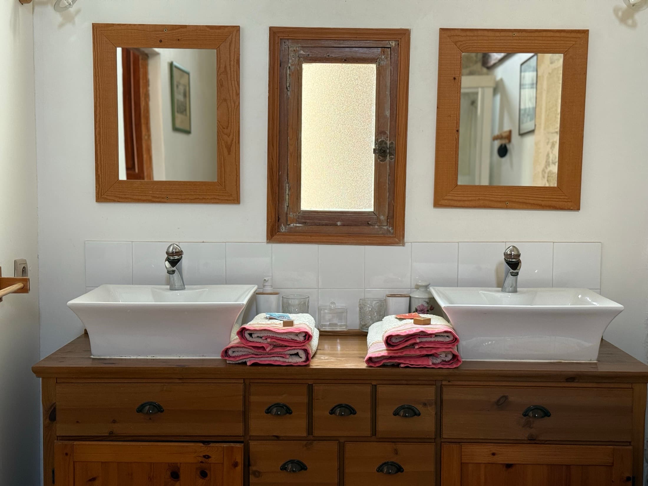 Double basin in the Mascaret room